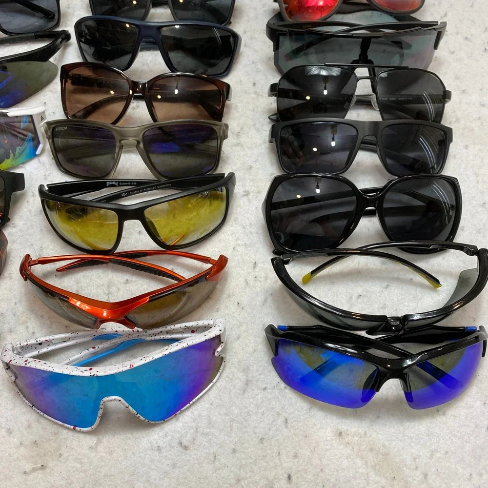 Lof Of 30 Mixed Brand Sunglasses Mens Womens OS Multi Color Sport Fashion Bundle